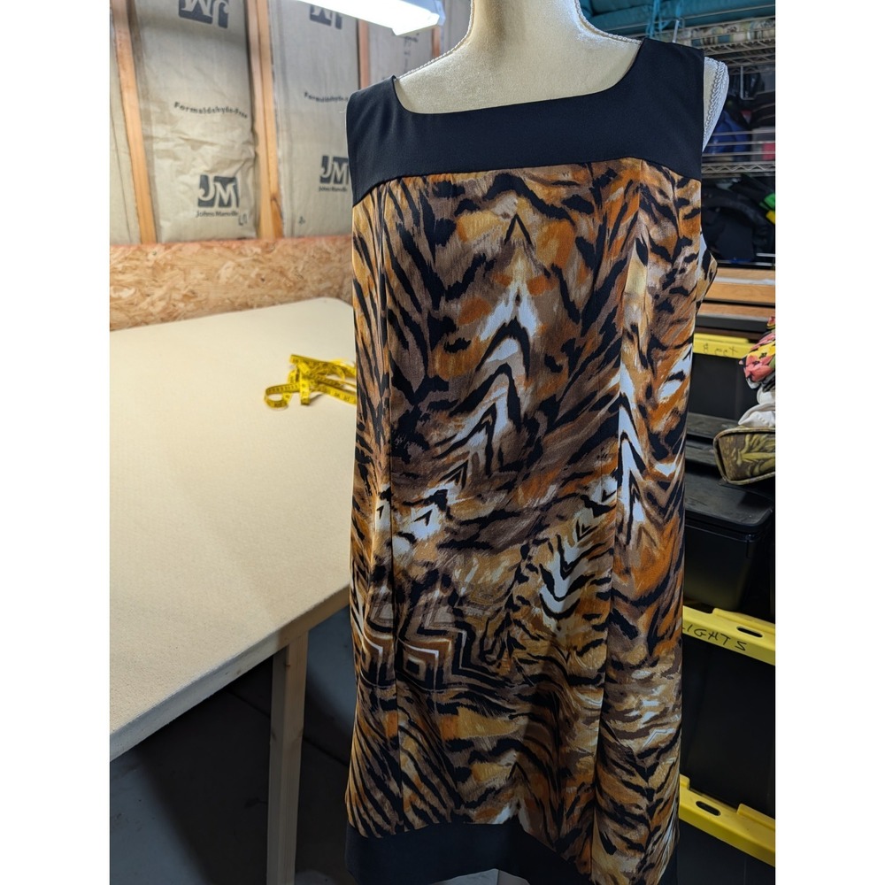 Women's Dress Size 14 Tiger Print Sleeveless Square Neckline Poly Blend‎